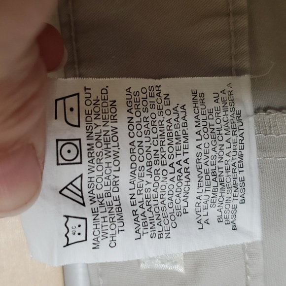 Lee just below the waist Capris - Picture 9 of 9